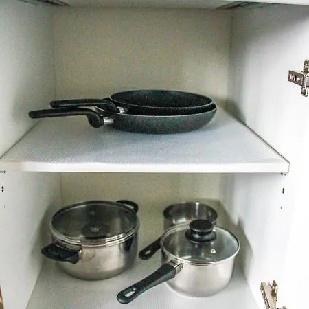 Exklusive 2 Zi. Dachgeschosswohnung In Lage! *