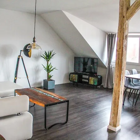 Exklusive 2 Zi. Dachgeschosswohnung In Lage! アパート *