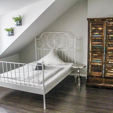 Exklusive 2 Zi. Dachgeschosswohnung In Lage! * ブレーメン