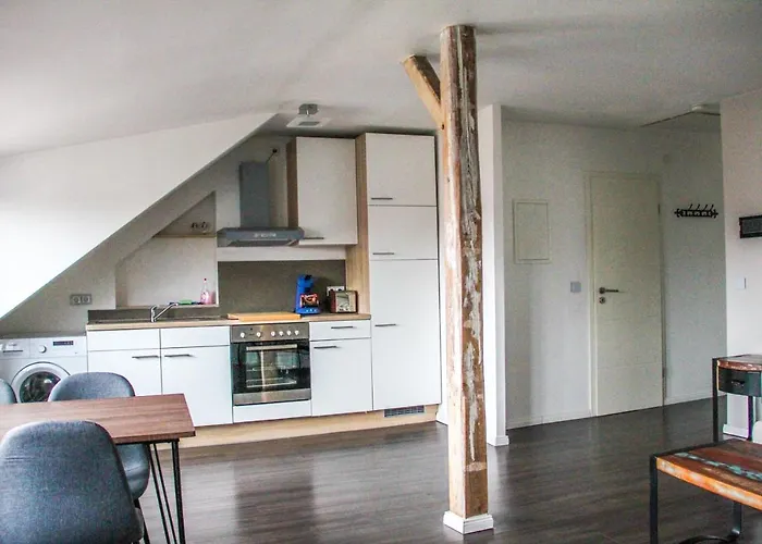 Apartment Exklusive 2 Zi. Dachgeschosswohnung In Lage!